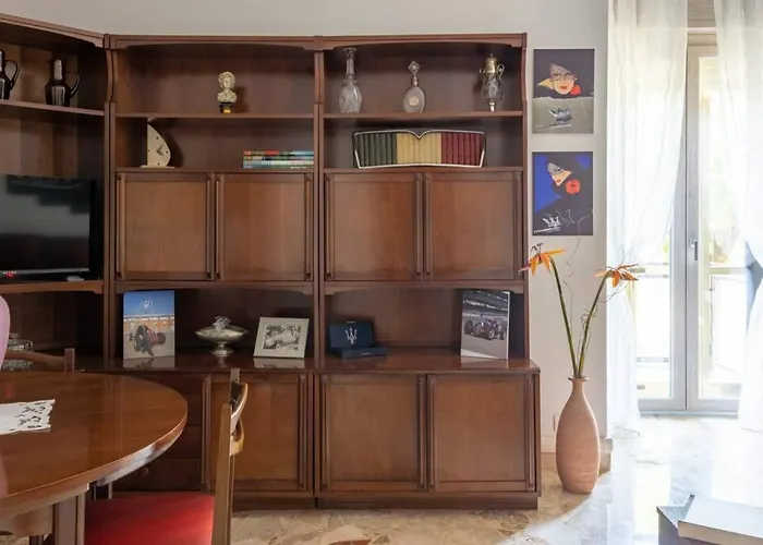 Vista Sul Tridente アパート モデナ